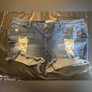 Torrid sz 24 distressed jean shorts